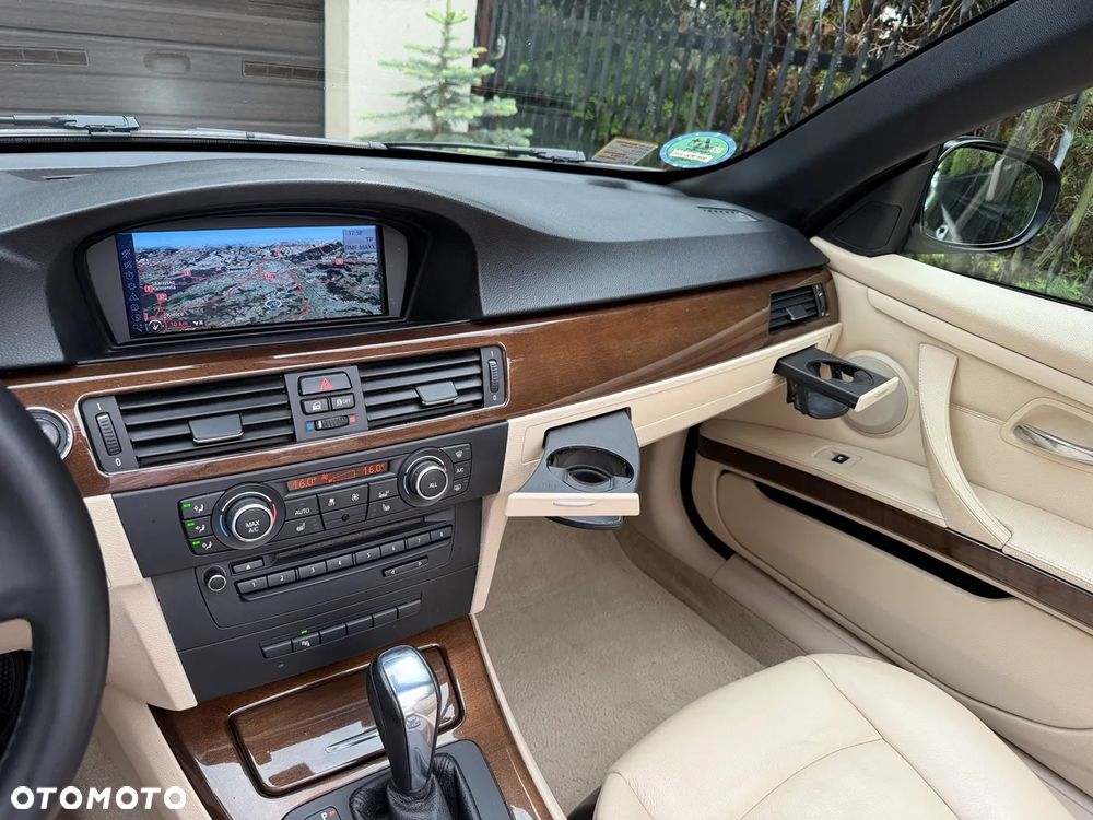 BMW Seria 3 325d Edition Exclusive - 23