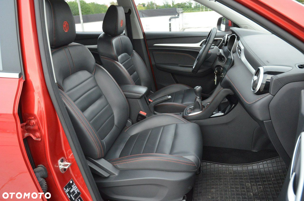 MG ZS - 25