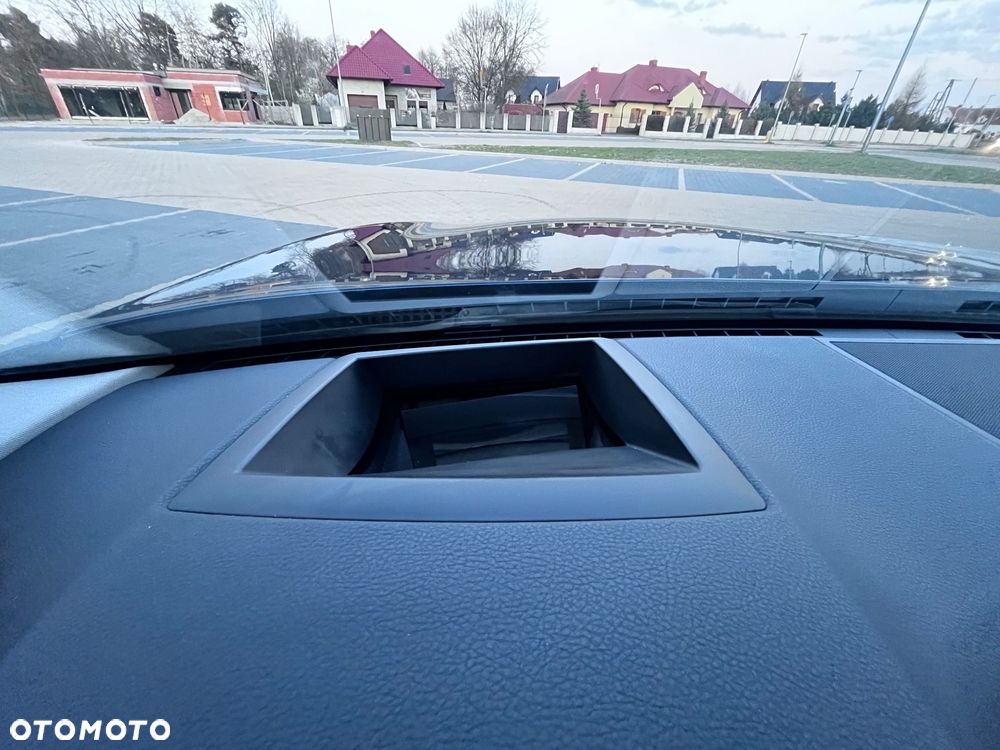 BMW Seria 7 740d xDrive - 25