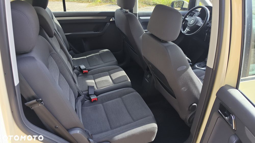 Volkswagen Touran - 13