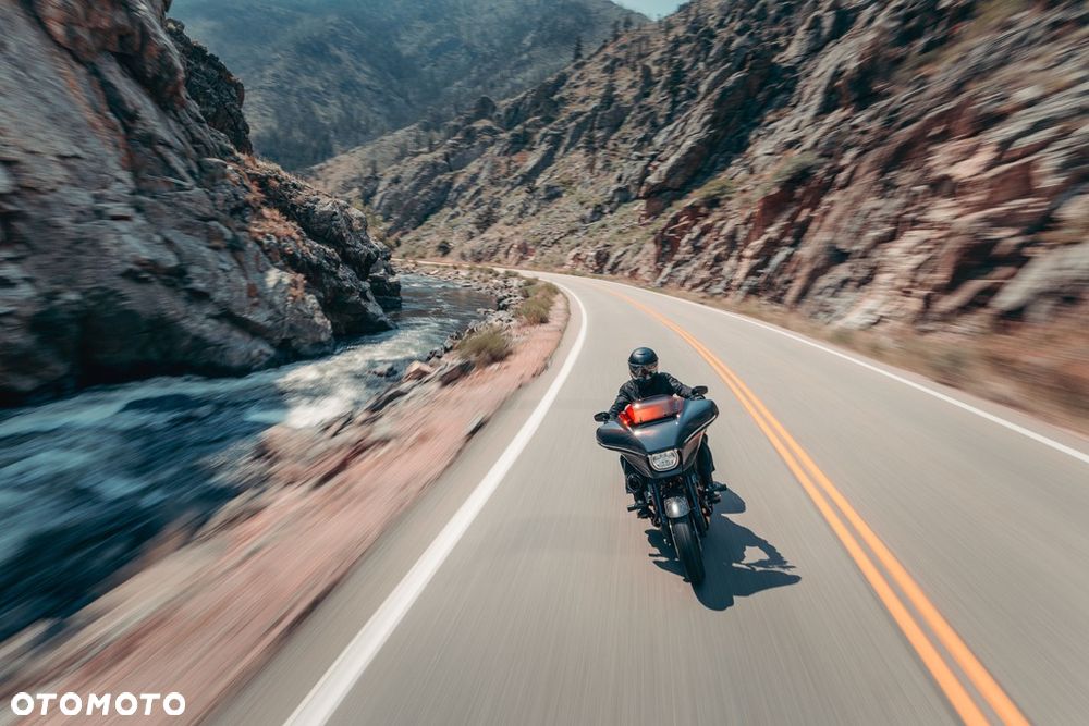 Harley-Davidson CVO Street Glide - 6