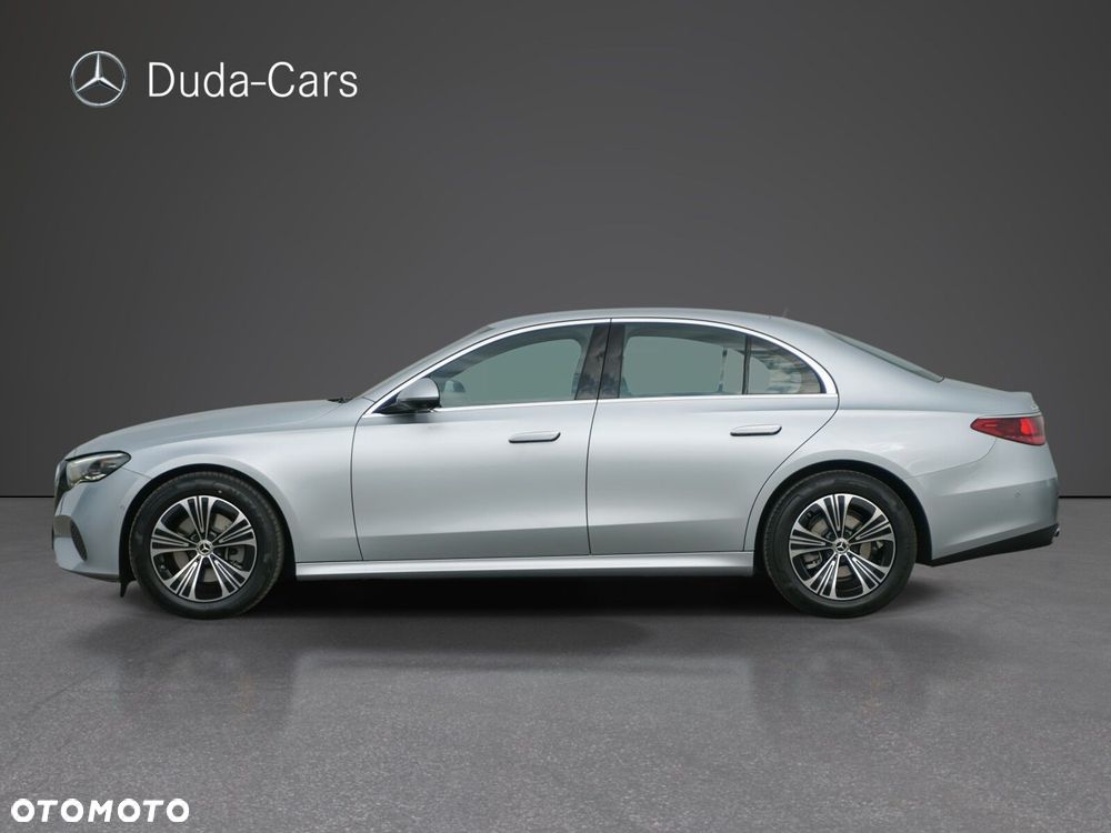 Mercedes-Benz Klasa E 220 d mHEV 4-Matic Avantgarde 9G-Tronic - 4