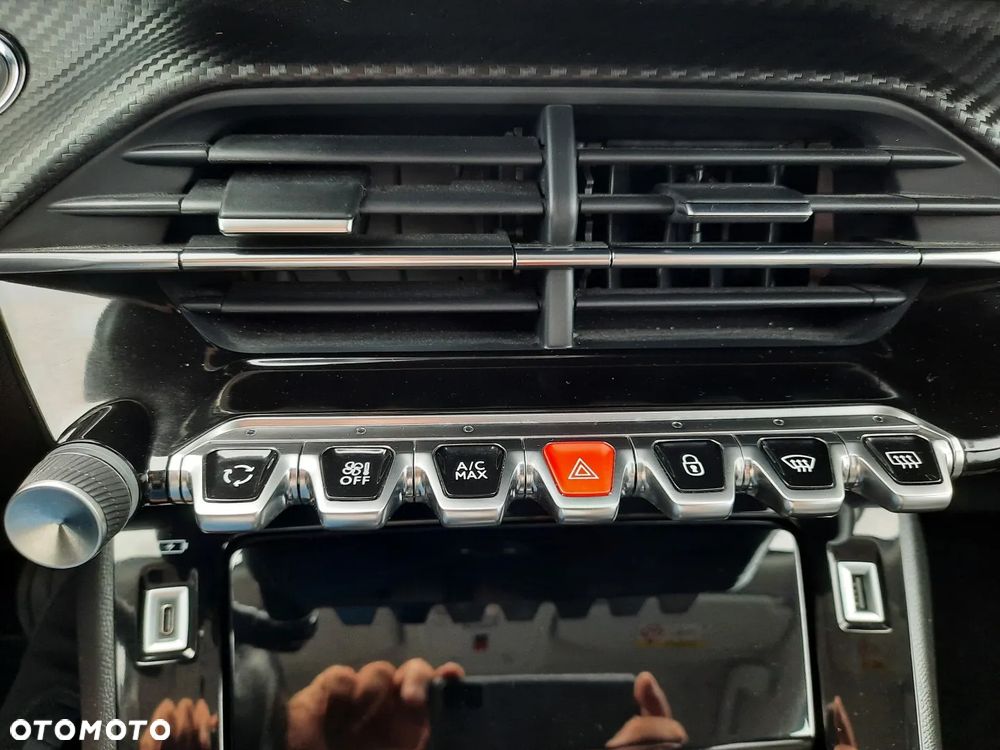 Peugeot 2008 1.2 Pure Tech GPF Allure S&S EAT6 - 37