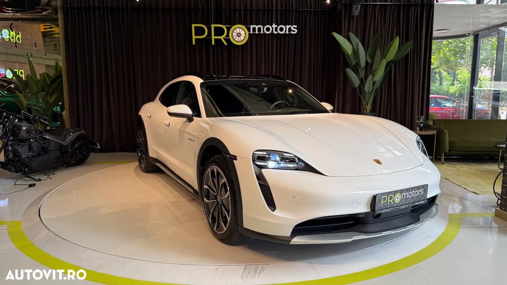 Porsche Taycan 4S Cross Turismo - 2