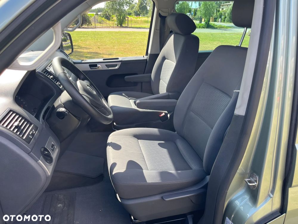 Volkswagen Multivan - 12