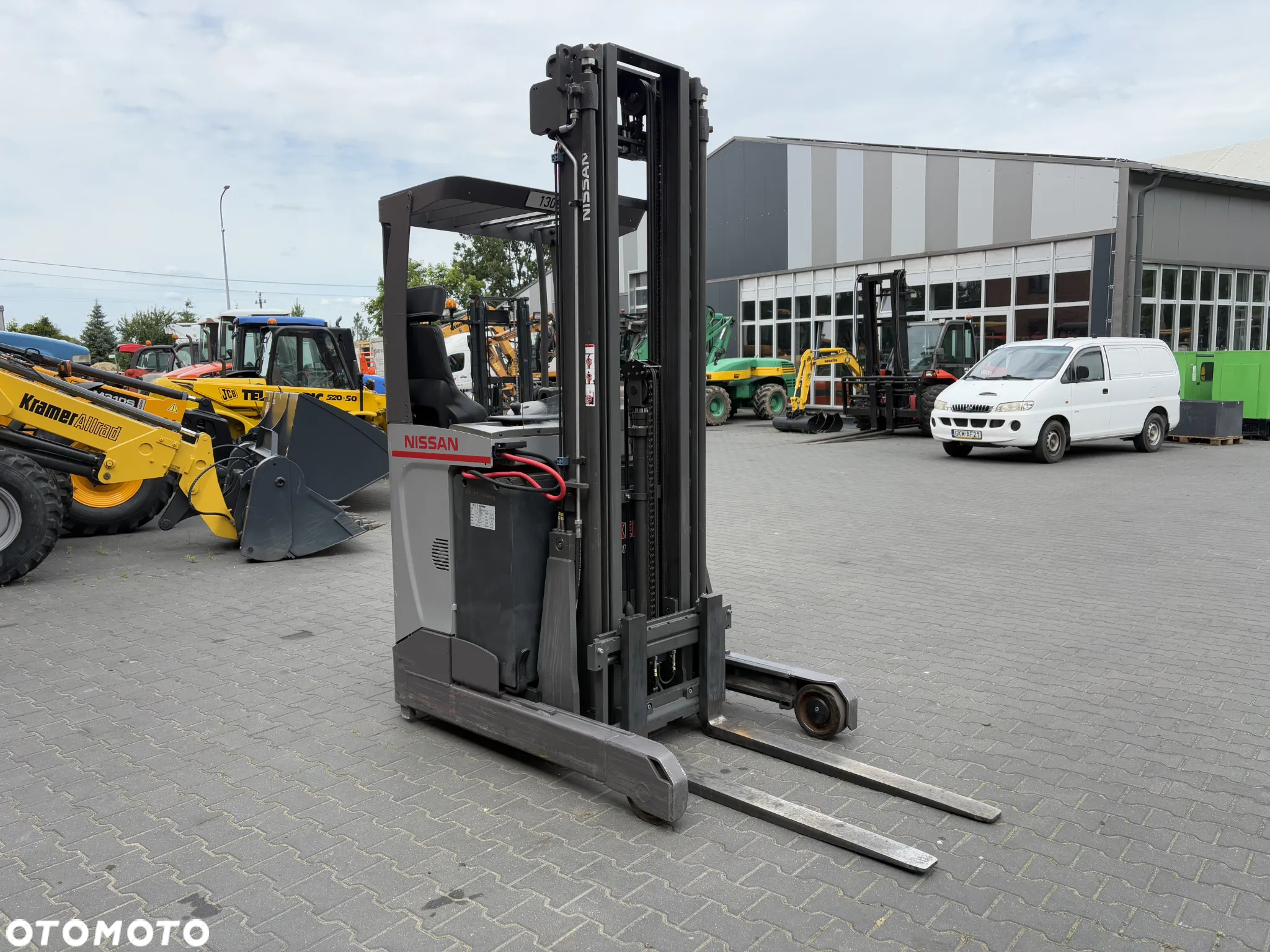 Nissan ULS120 - 7