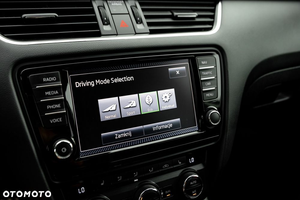 Skoda Octavia 2.0 TSI RS - 35