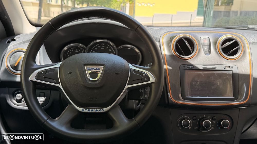 Dacia Sandero 0.9 TCe Stepway - 32