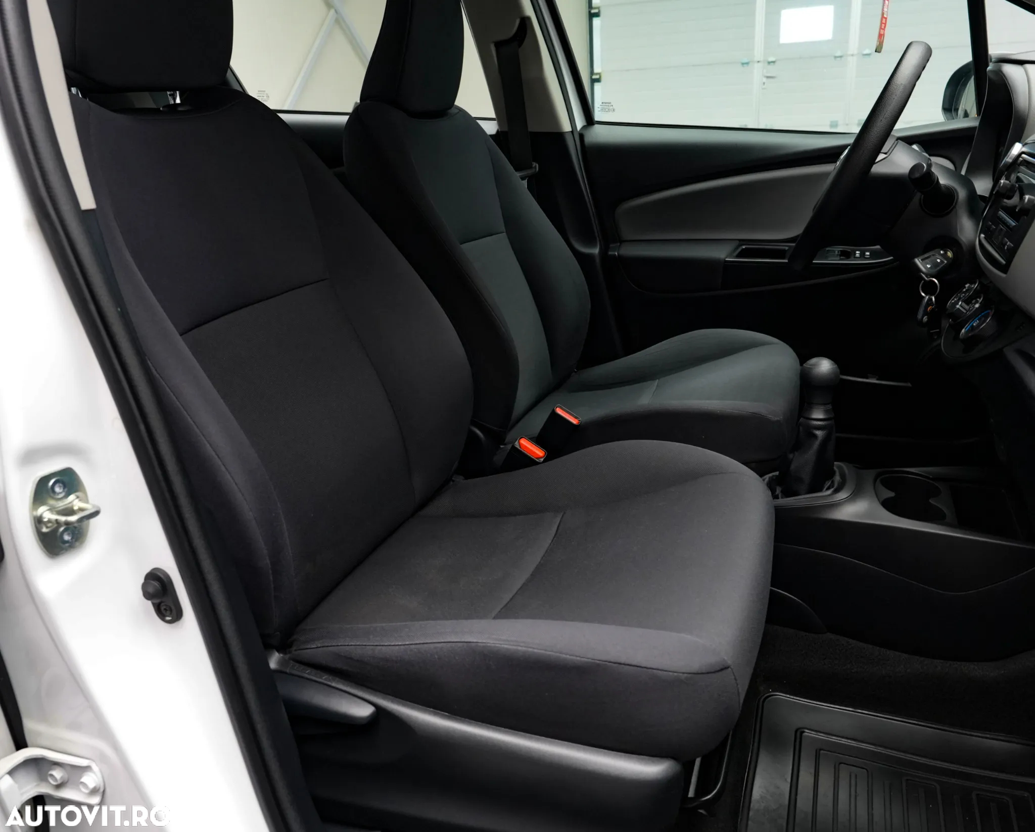 Toyota Yaris 1.0 L Eco - 14