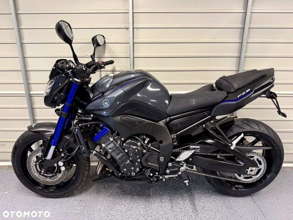 Yamaha FZ8 - 13
