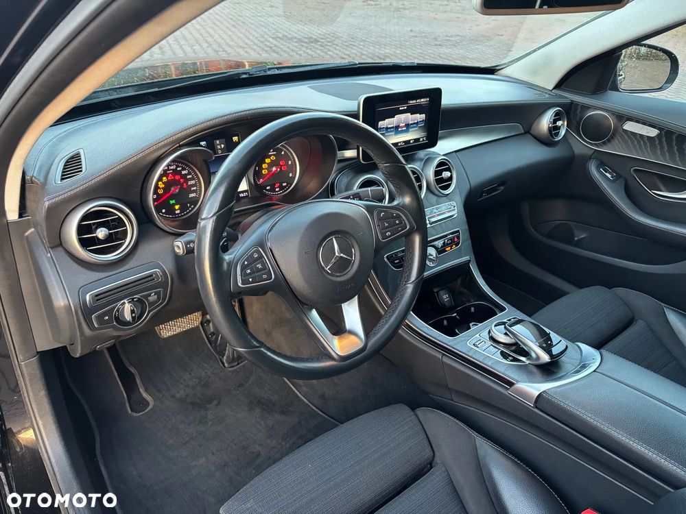 Mercedes-Benz Klasa C 220 (BlueTEC) d 7G-TRONIC AMG Line - 23