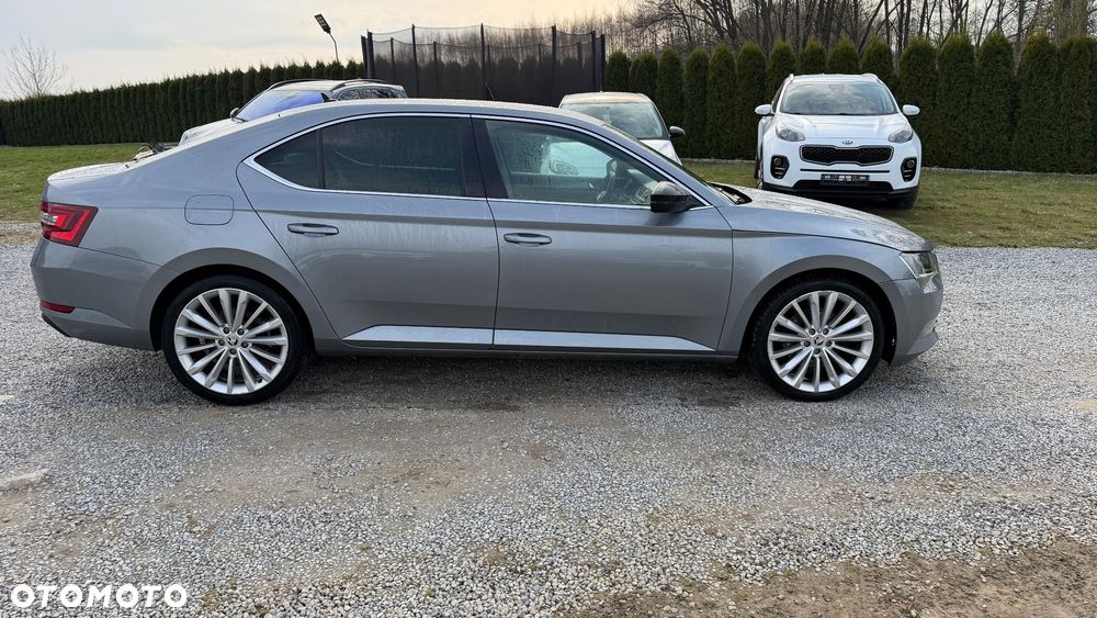 Skoda Superb 2.0 TDI DSG Ambition - 6
