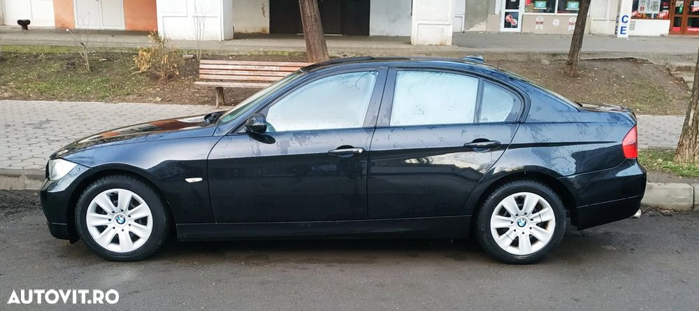 BMW Seria 3 320d DPF Touring Aut. - 5