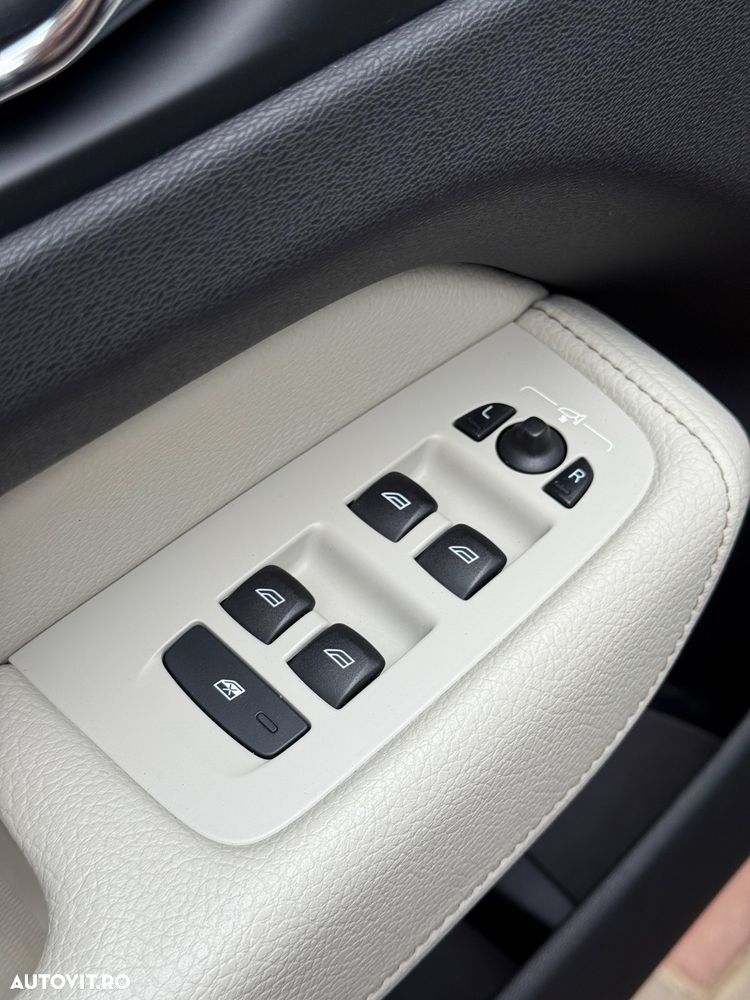 Volvo XC 60 D4 AWD Geartronic Inscription - 19