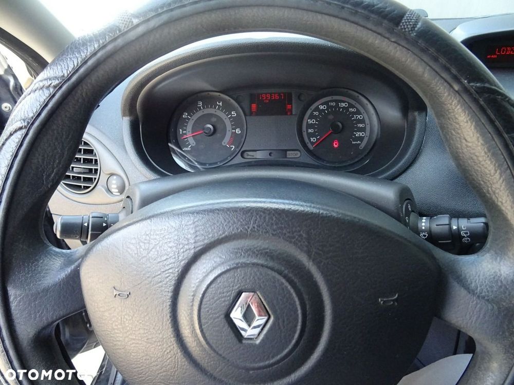 Renault Clio 1.2 16V 65 Authentique - 11