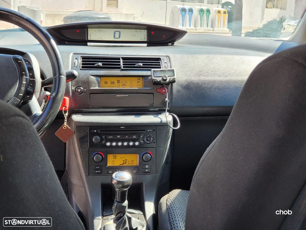 Citroën C4 1.4 16V SX - 25