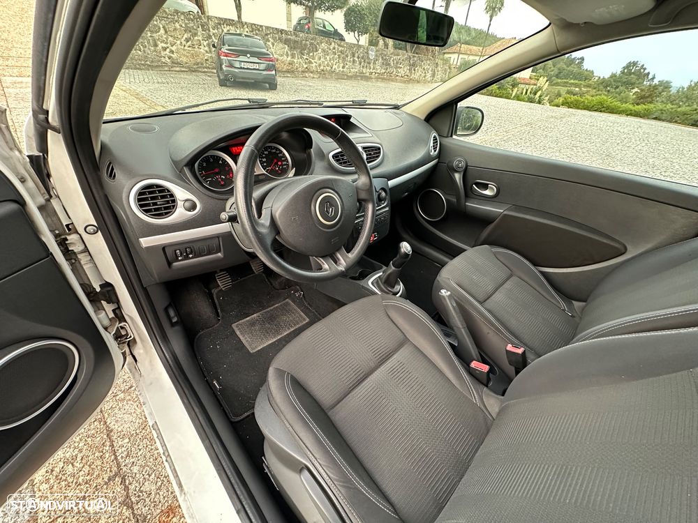 Renault Clio - 15