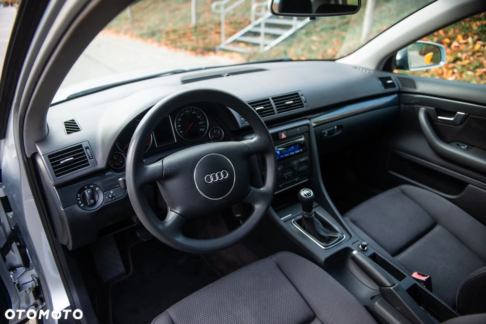 Audi A4 Limousine 1.6 - 17