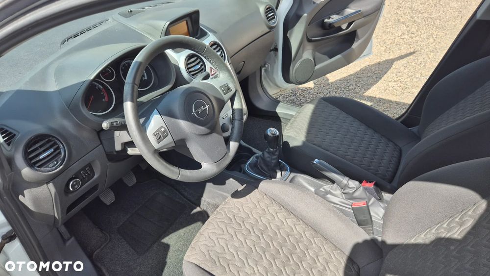 Opel Corsa 1.4 16V Active - 19