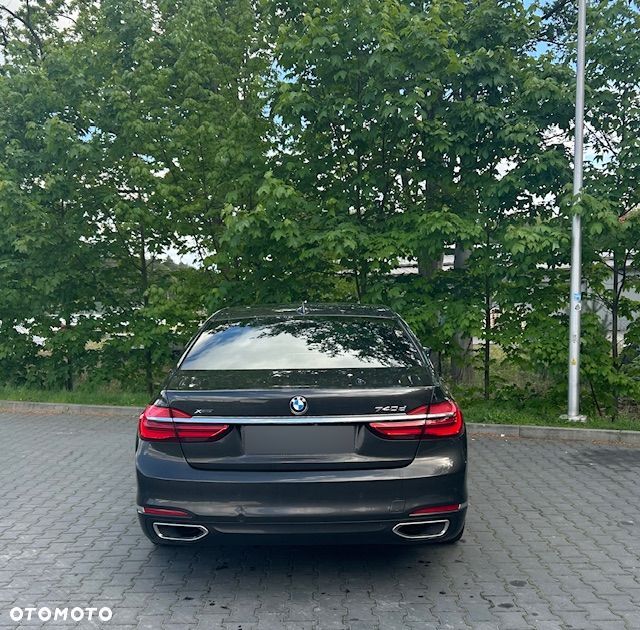 BMW Seria 7 740d xDrive - 34