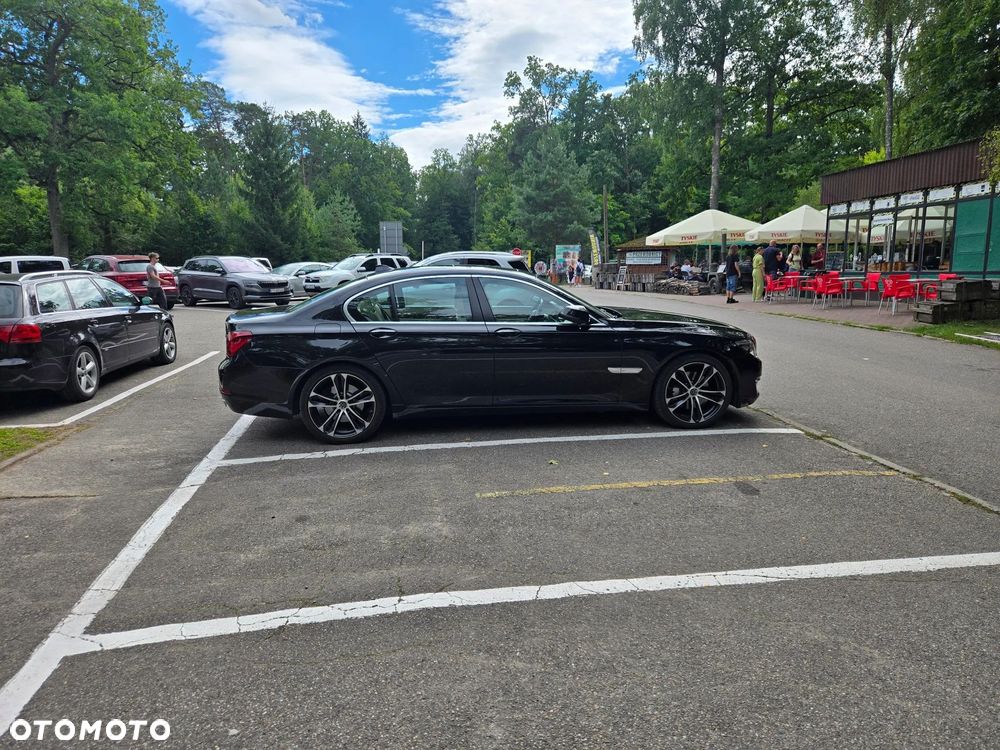 BMW Seria 7 740d xDrive - 2