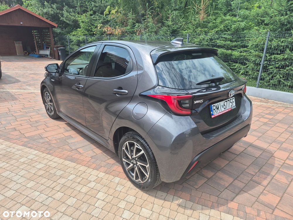 Toyota Yaris Hybrid 100 Dynamic EU6 - 6