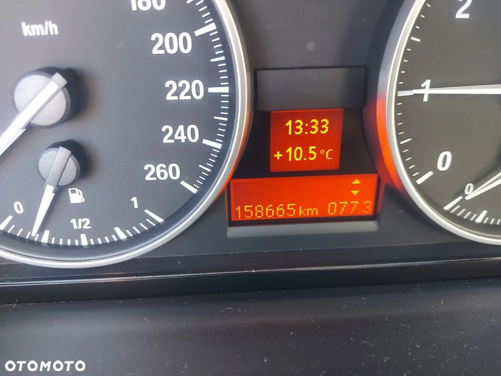 BMW Seria 3 318i - 22