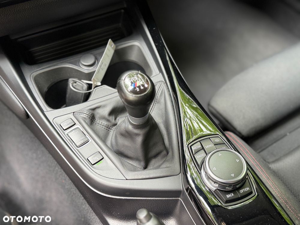BMW Seria 1 118d Sport Line Shadow - 23