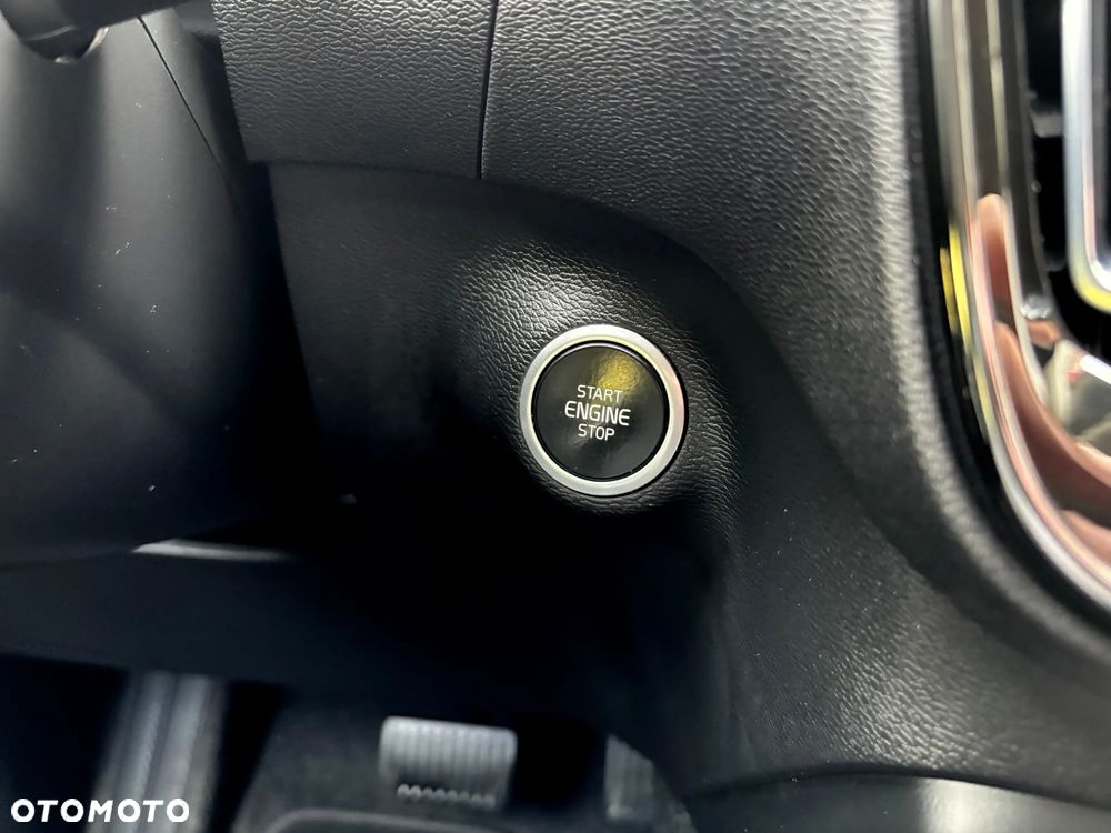 Volvo XC 40 B4 B Geartronic Momentum Pro - 29