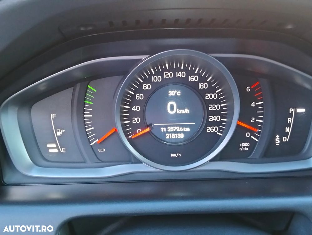 Volvo XC 60 D3 Geartronic Momentum - 16