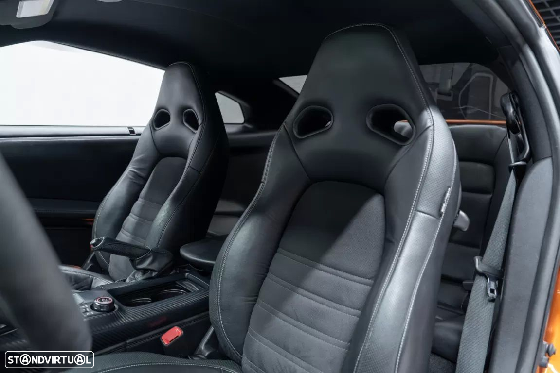 Nissan GT-R - 25