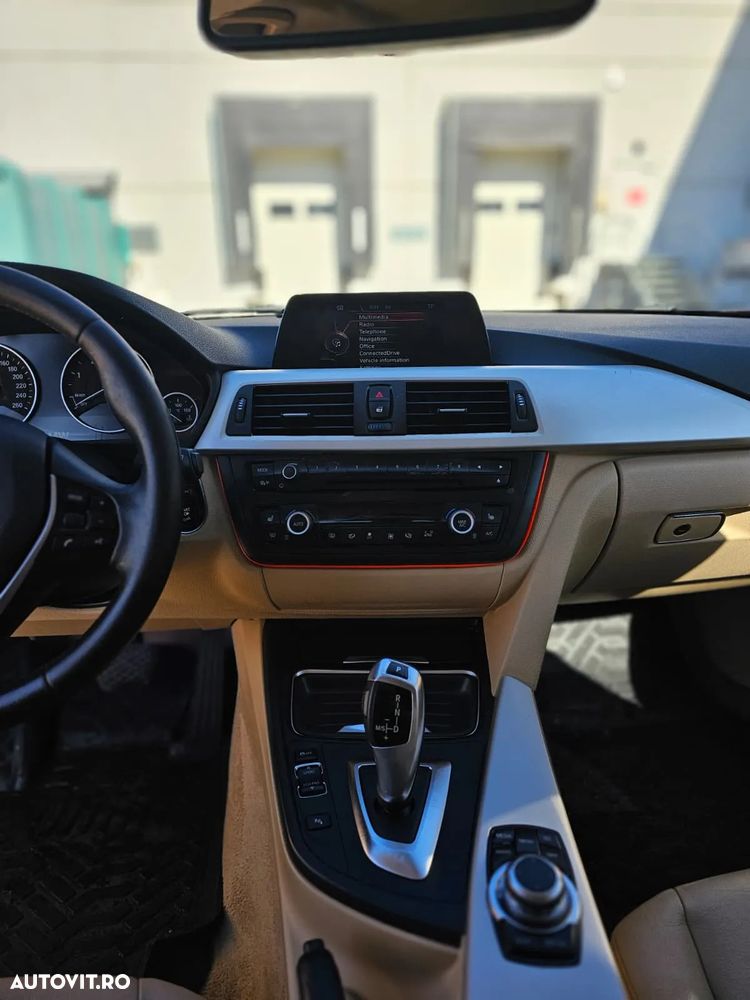 BMW Seria 3 318d Touring Aut. Luxury Line - 30