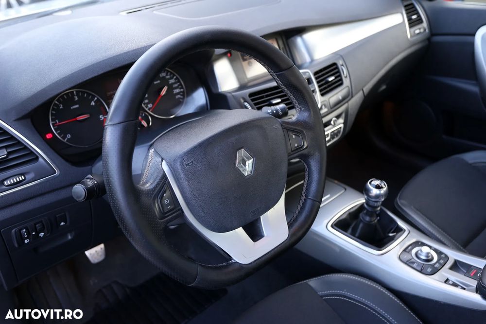 Renault Laguna dCi 110 FAP Limited - 11