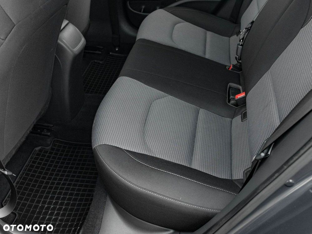 Hyundai i30 1.5 DPI Classic + - 22