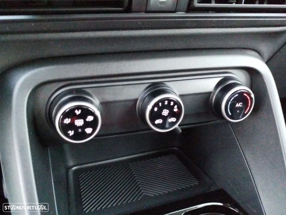 Citroën C3 1.2 Hybrid Plus e-DSC6 - 16