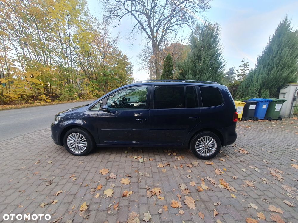 Volkswagen Touran 2.0 TDI DPF BlueMotion Technology DSG Comfortline - 4