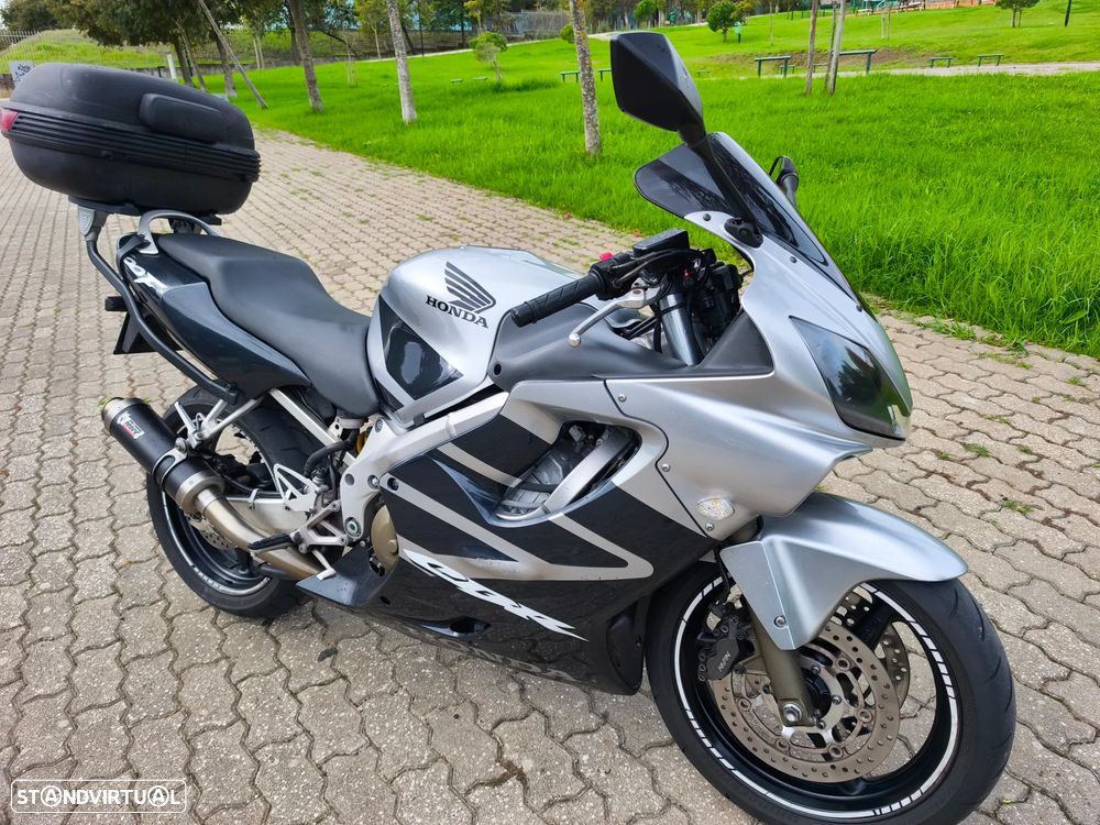 Honda CBR 600 F4 - 1