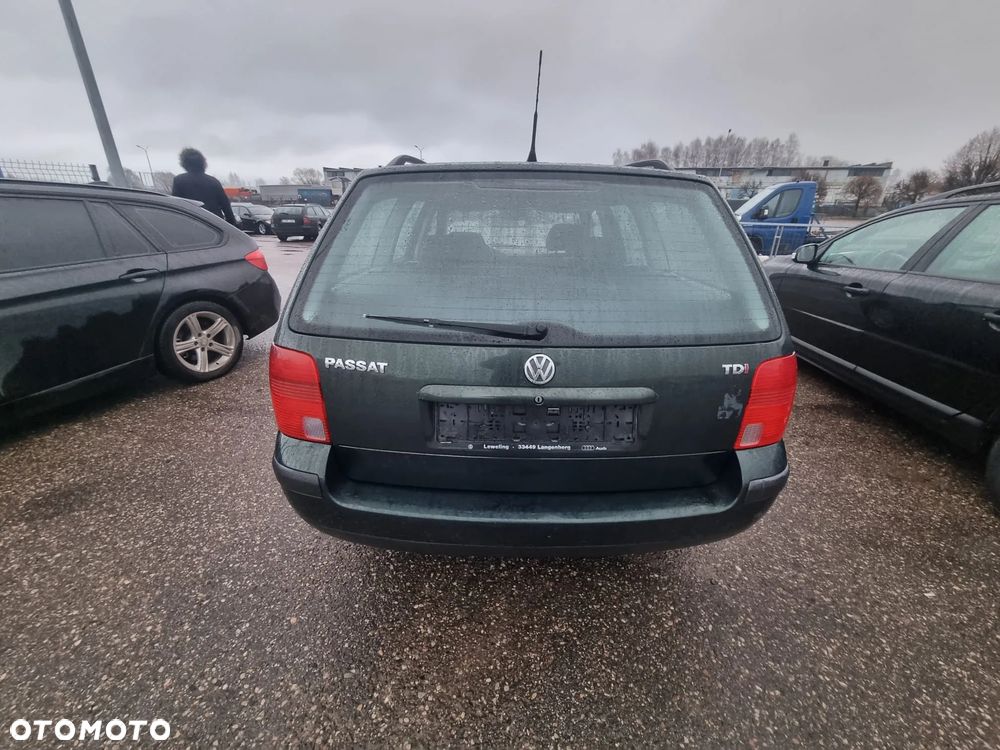 Volkswagen Passat 1.9 TDI Comfortline - 4