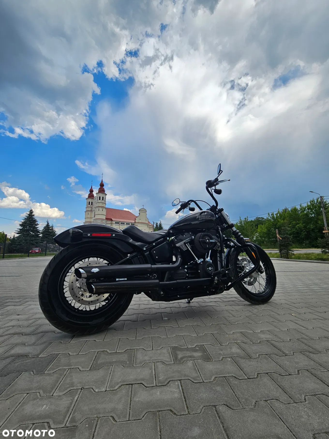 Harley-Davidson Softail Street Bob - 10