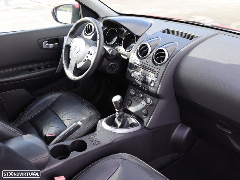 Nissan Qashqai 1.5 dCi Tekna Premium Pele Preta 18 - 15