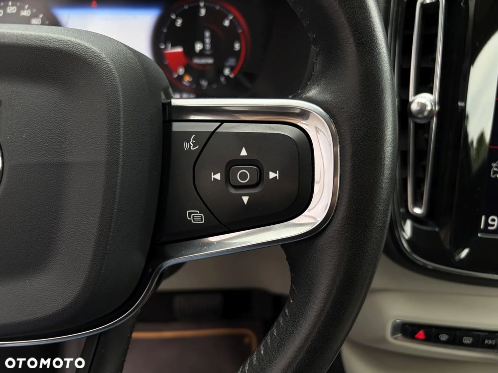 Volvo XC 40 D4 AWD Inscription - 24