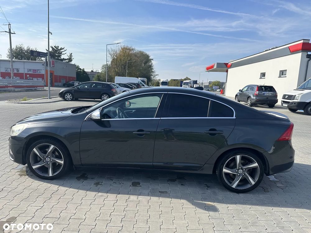 Volvo S60 2013 photo 2