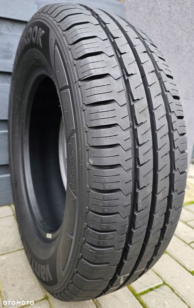 Hankook Vantra Lt 205/70R15C 106/104 R - 1
