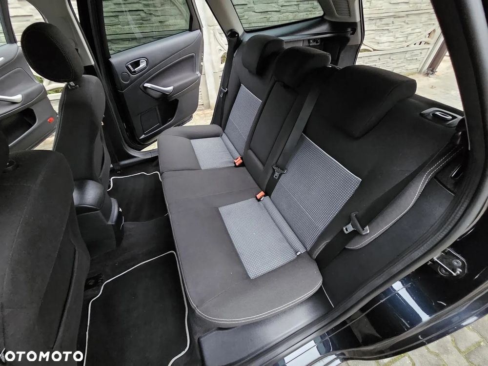 Ford Mondeo SW 2.0 Titanium - 27