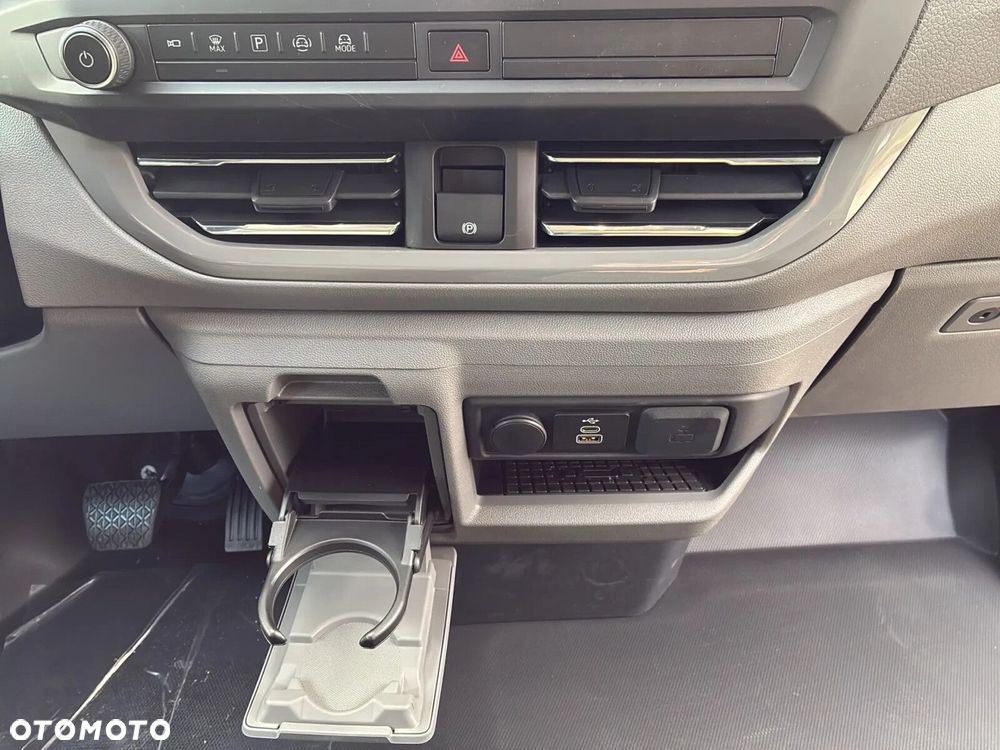Volkswagen Transporter T7 Furgon Plus Edition/6 osob./AUTOMAT 2,0 l TDI 150 KM r. o. 3500 mm - 38