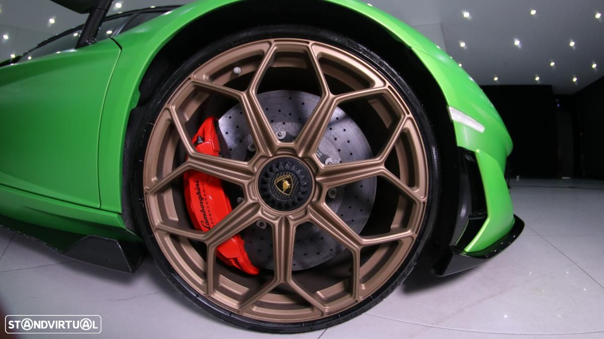 Lamborghini Aventador SVJ Roadster - 8