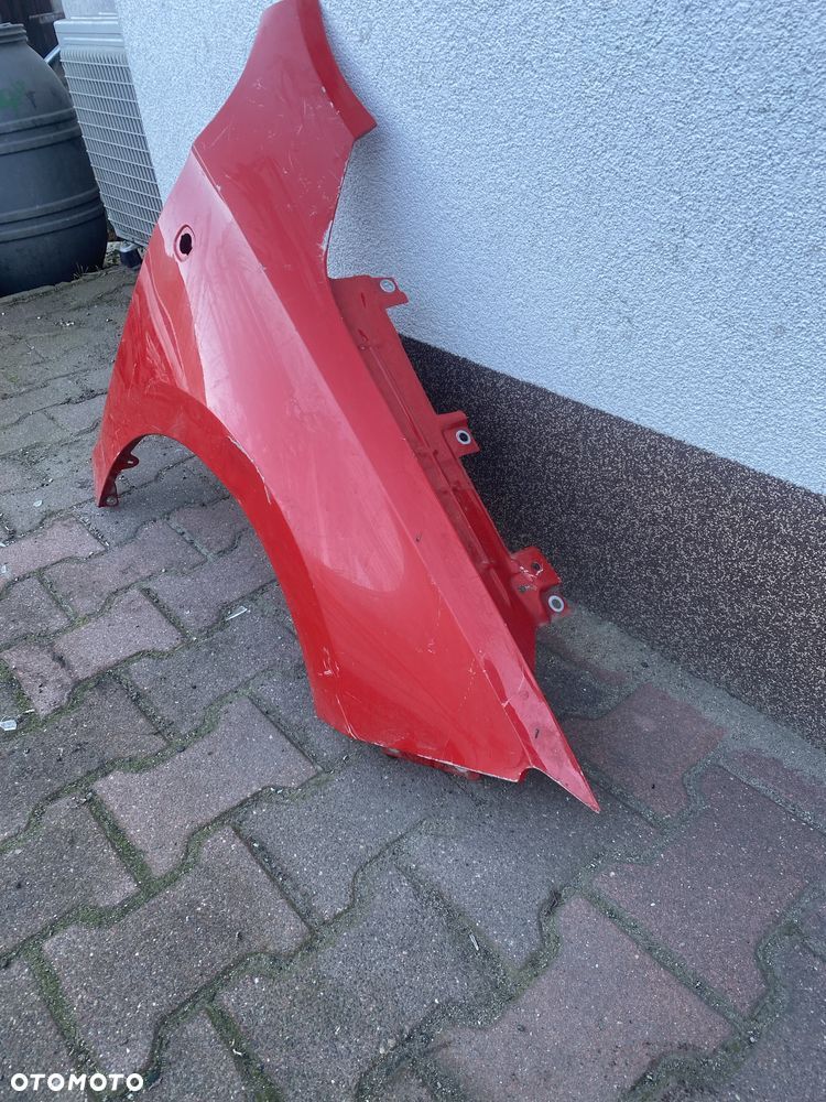 Błotnik prawy przód przedni Skoda rapid 5j seat toledo IV 4 - 4