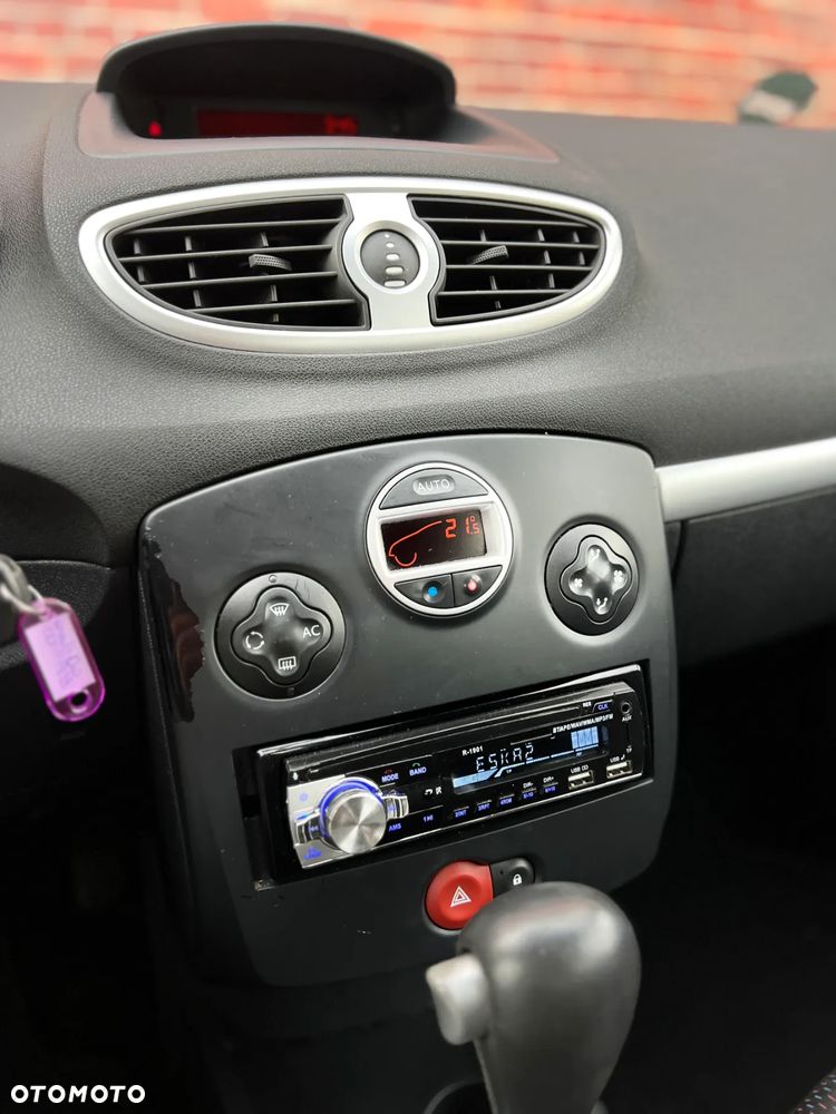 Renault Clio - 21