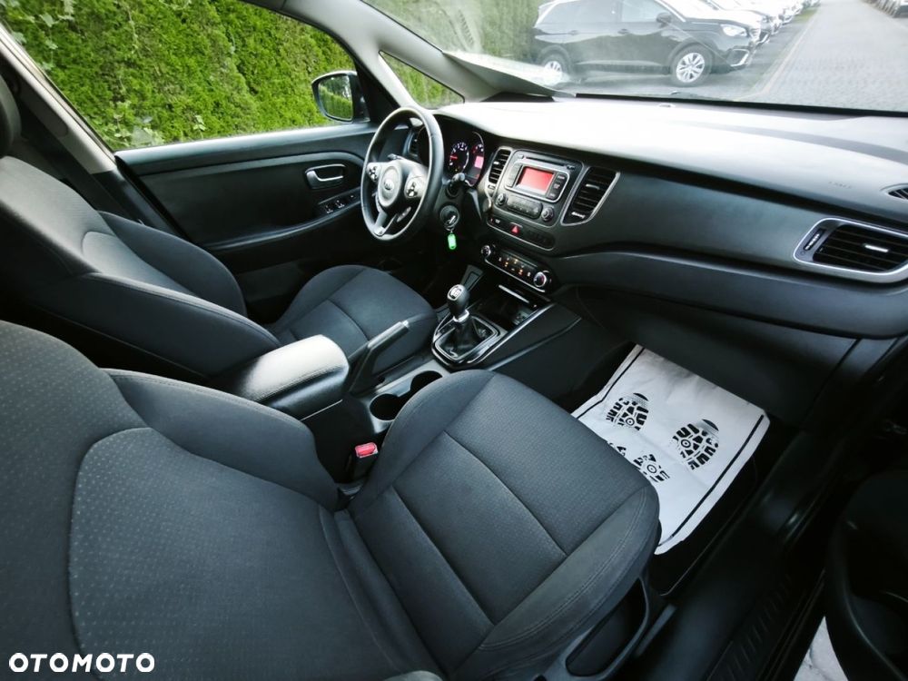 Kia Carens - 9