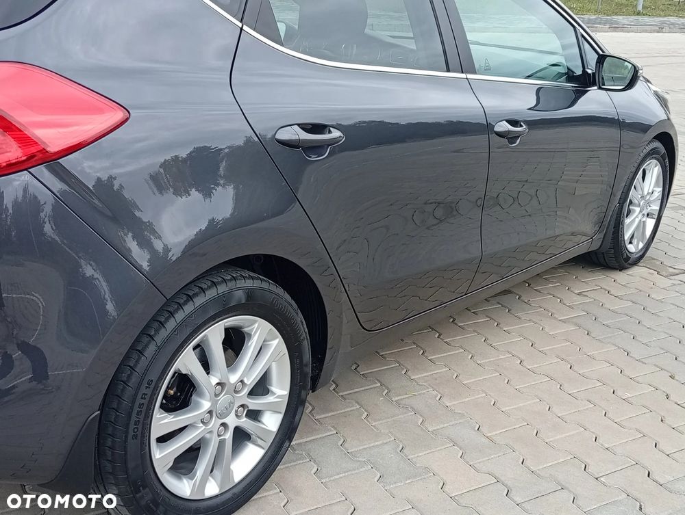 Kia Ceed 1.6 CRDi 128 Platinum Edition - 10
